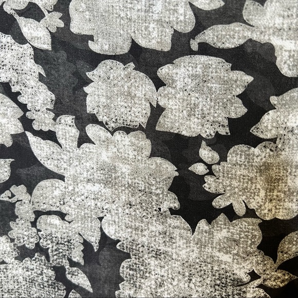 Cabi Gray Print Sleeveless Top - Picture 4 of 6